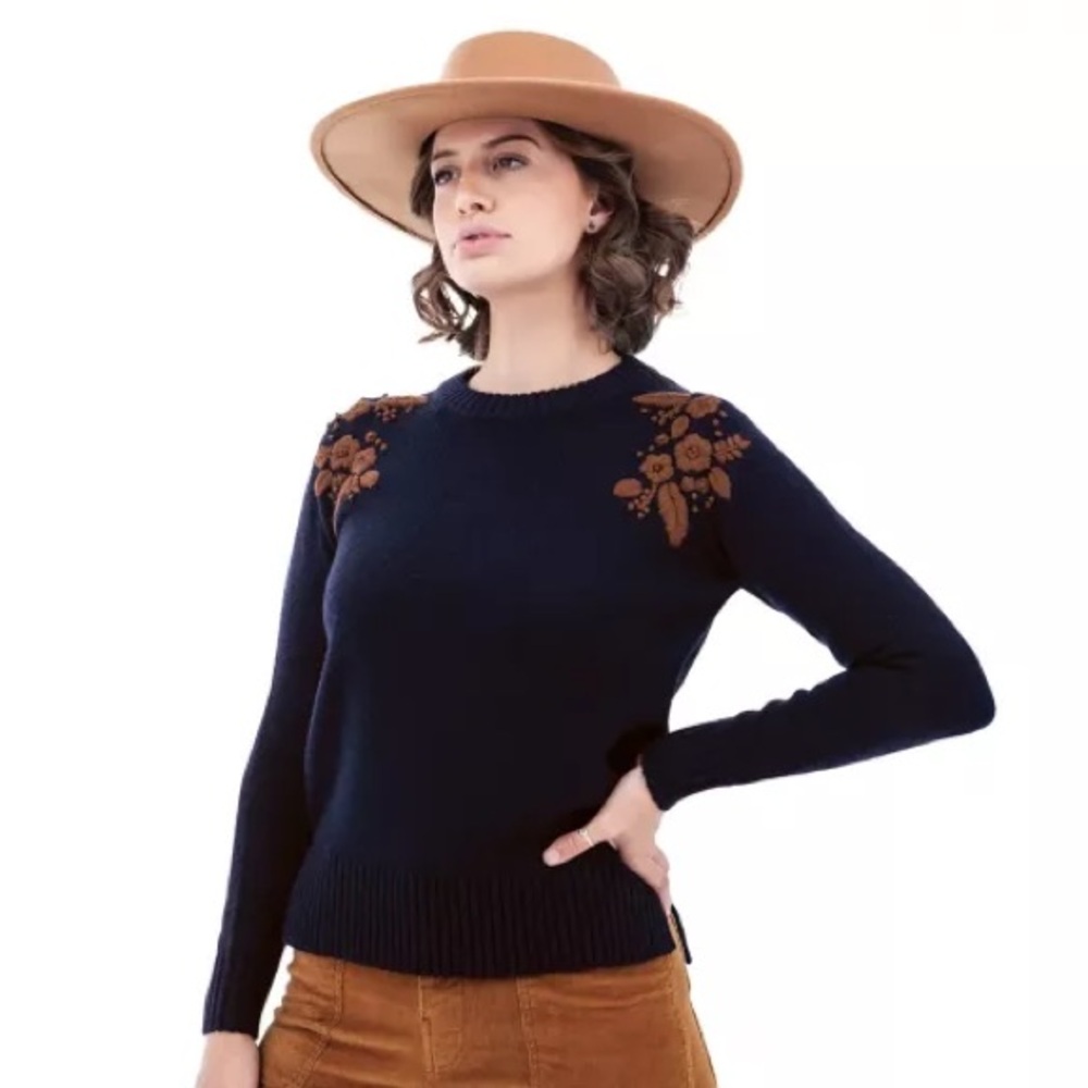 Aventura Lindley Embroidered Sweater NWT